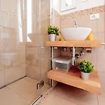 Realkasa Pratello Flat * Bologna